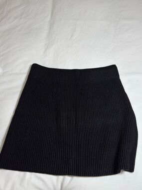 Zara Black Ribbed Mini Skirt